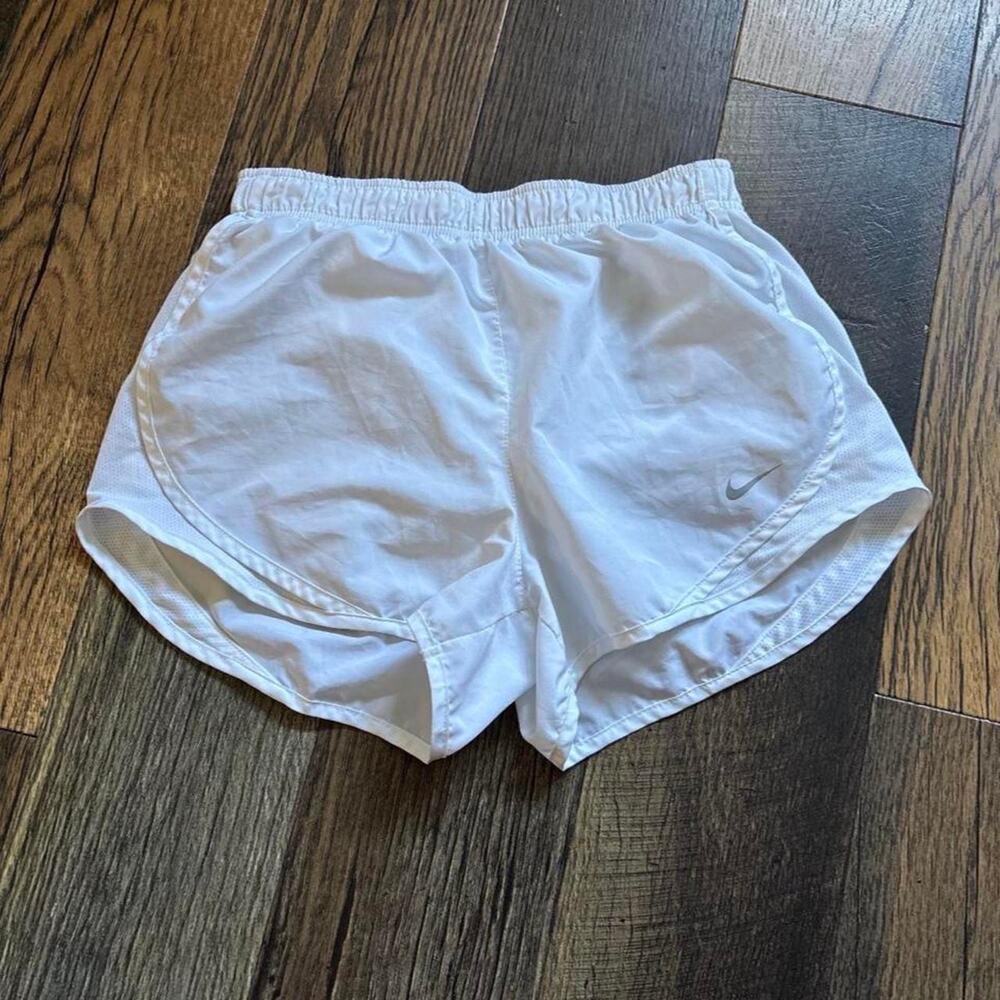 Women's Nike Dri-FIT Mid-Rise 3' Inseam Running Shorts Women’s Sz Small Sporty
